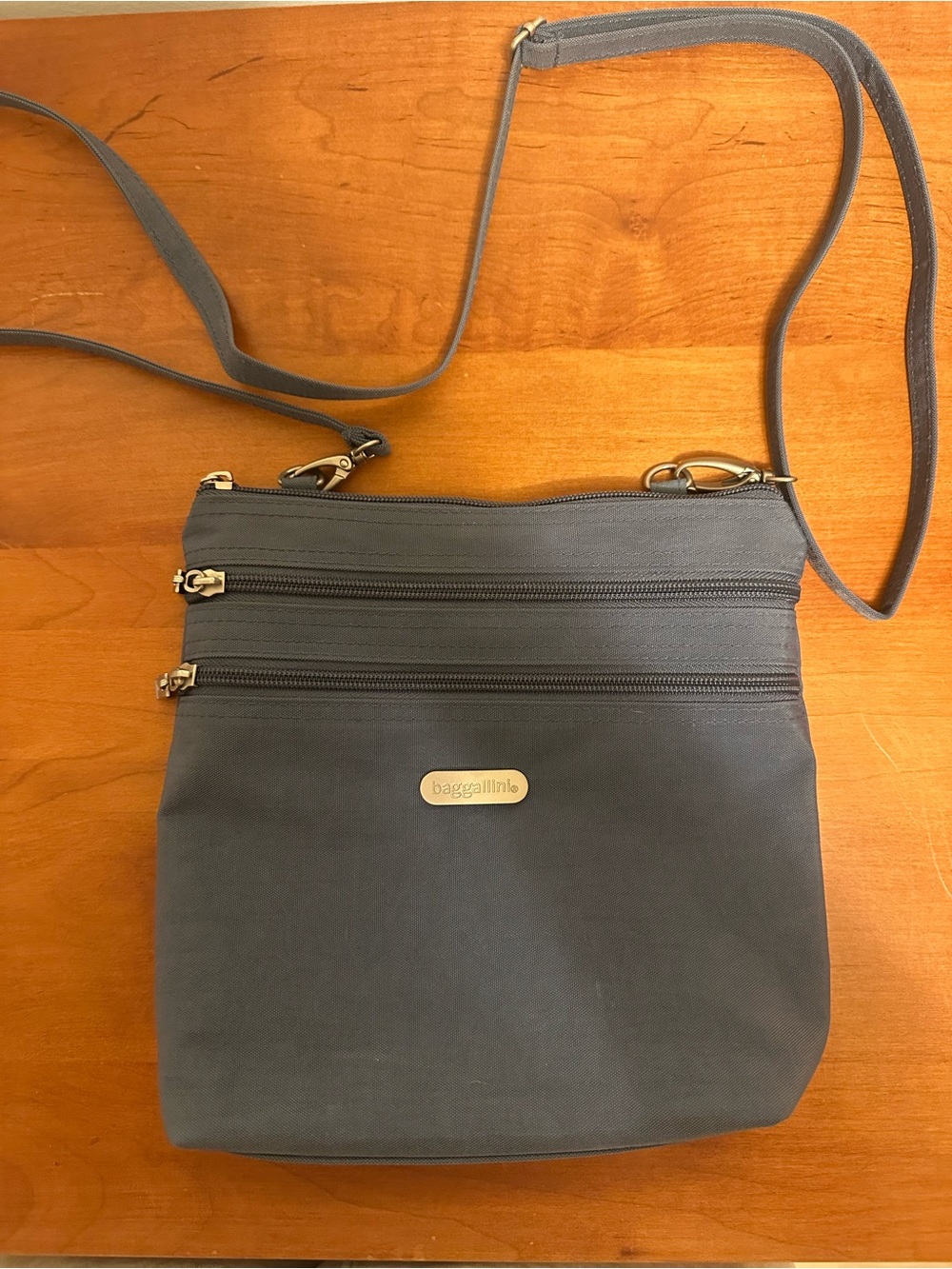 baggallini blue Crossbody purse